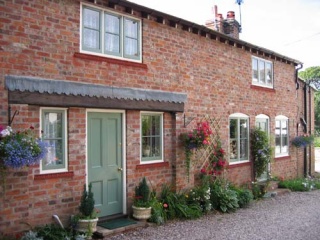 Holiday Cottage Reviews for Lane Cottage - Cottage Holiday in Chester, Cheshire