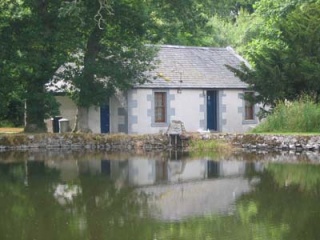 Holiday Cottage Reviews for Pond Cottage - Holiday Cottage in Biggar, South Lanarkshire