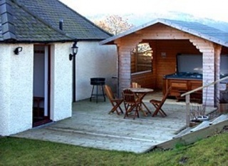 Holiday Cottage Reviews for Hot Tub Holidays - Holiday Cottage in Cupar, Fife