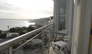 Holiday Cottage Reviews for Carbis Apartment - Cottage Holiday in St Ives, Cornwall inc Scilly