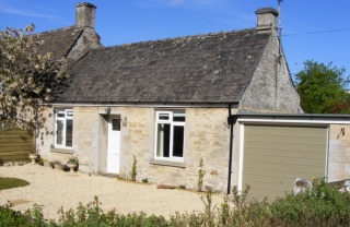 Holiday Cottage Reviews for PineCone Cottage - Self Catering in Fairford, Gloucestershire
