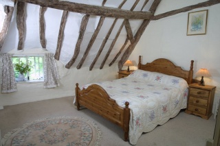 Holiday Cottage Reviews for Little Thatch - Self Catering Property in Buckingham, The Cotswolds and Beyond