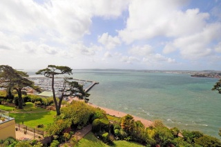 Holiday Cottage Reviews for Ocean Shangri-La, Bay Fort Mansions - Self Catering in Torquay, Devon