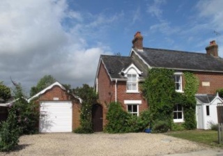 Holiday Cottage Reviews for Lilac Cottage - Self Catering Property in Hordle, Hampshire