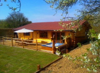 Holiday Cottage Reviews for Honey Lodge - Holiday Cottage in Canterbury, Kent