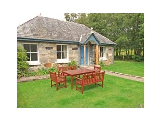 Holiday Cottage Reviews for Old Post Office - Cottage Holiday in Pitlochry, Perth and Kinross