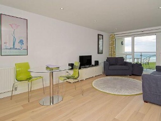 Holiday Cottage Reviews for 22 Ocean Gate - Holiday Cottage in Newquay, Cornwall inc Scilly