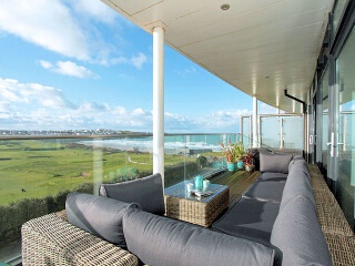 Holiday Cottage Reviews for Fistral View, 10 Pearl - Cottage Holiday in Newquay, Cornwall inc Scilly