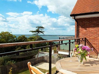 Holiday Cottage Reviews for Heatherwood Lodge - Holiday Cottage in Totland, Isle of Wight