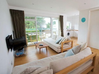 Holiday Cottage Reviews for 15 Fairwinds - Self Catering in Sandbanks, Dorset