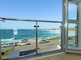 Holiday Cottage Reviews for 5 Fistral Beach - Self Catering in Newquay, Cornwall inc Scilly