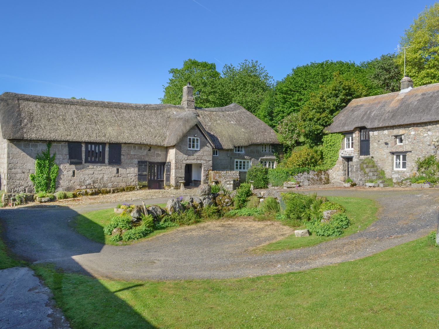 Hole Famr in Chagford top ten large cottages