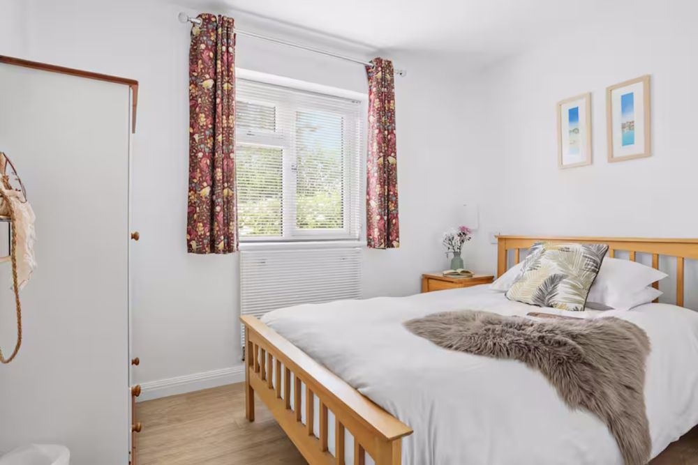 25smalldoublebedroom2