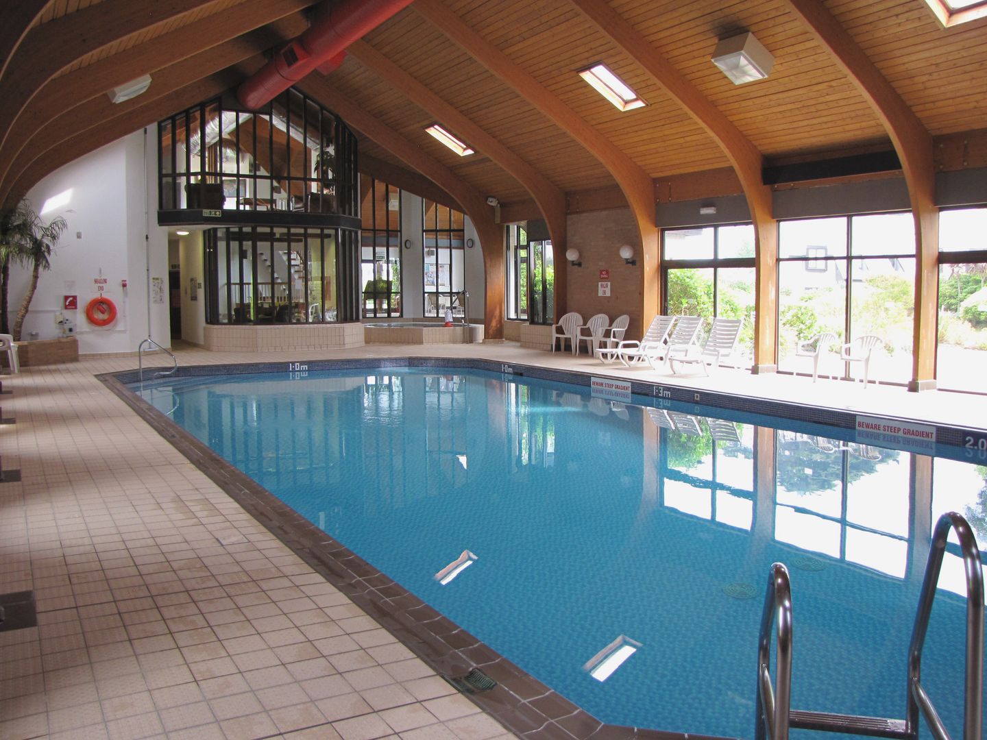 35 Lower Stables Maenporth Swimming Pool