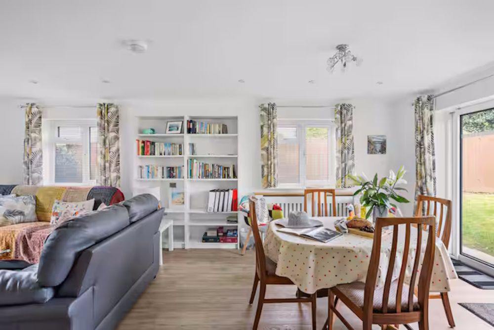 5diningtable1
