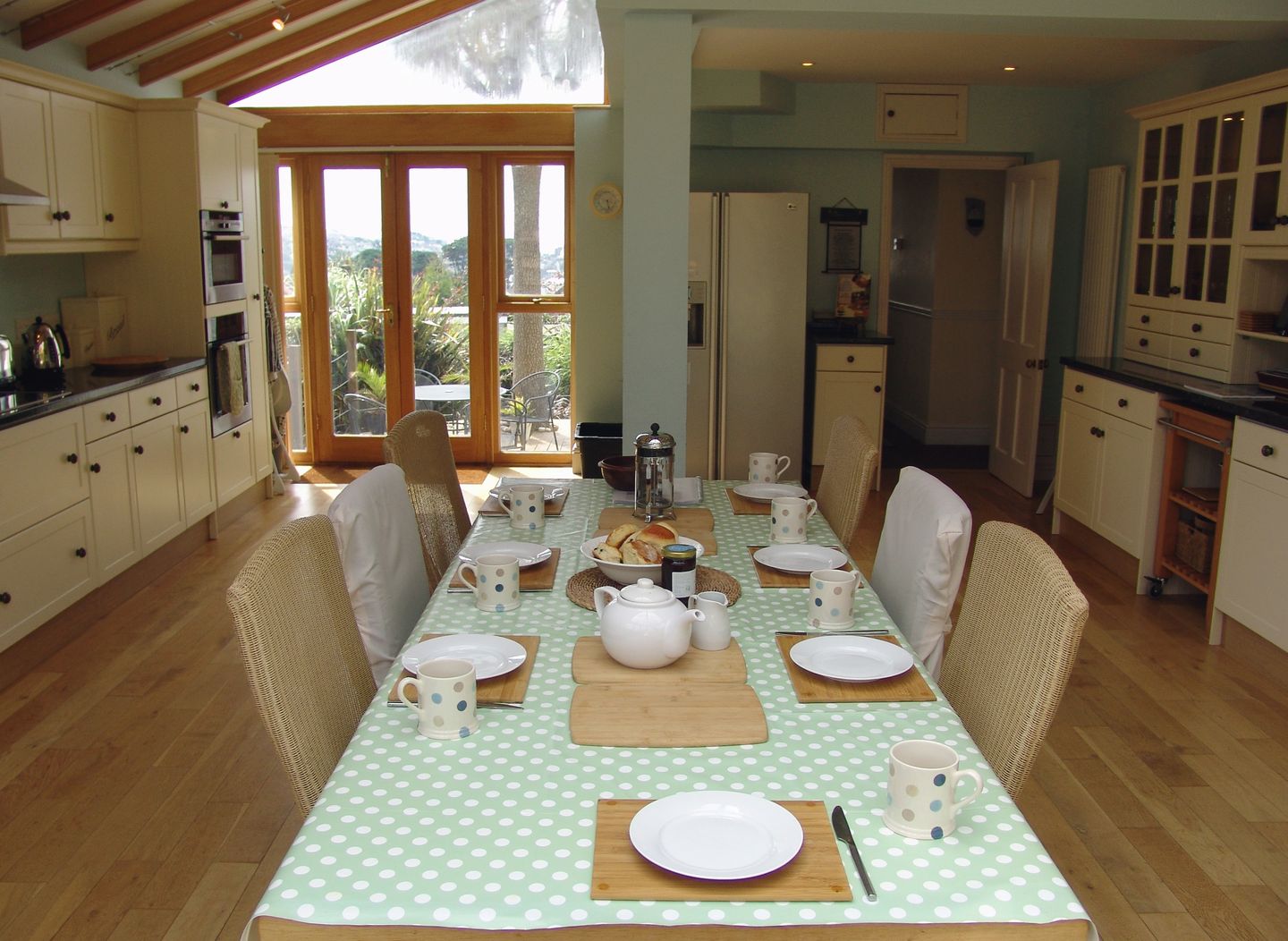 7 Park Road Fowey Dining Room Table