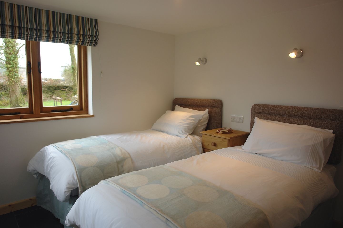 Acorn Cottage Roadford Twin Bedroom