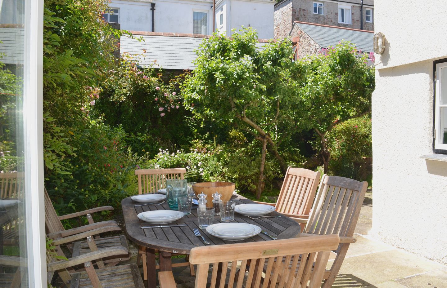 Apple Tree Cottage Cawsand Table And Chairs In Garden