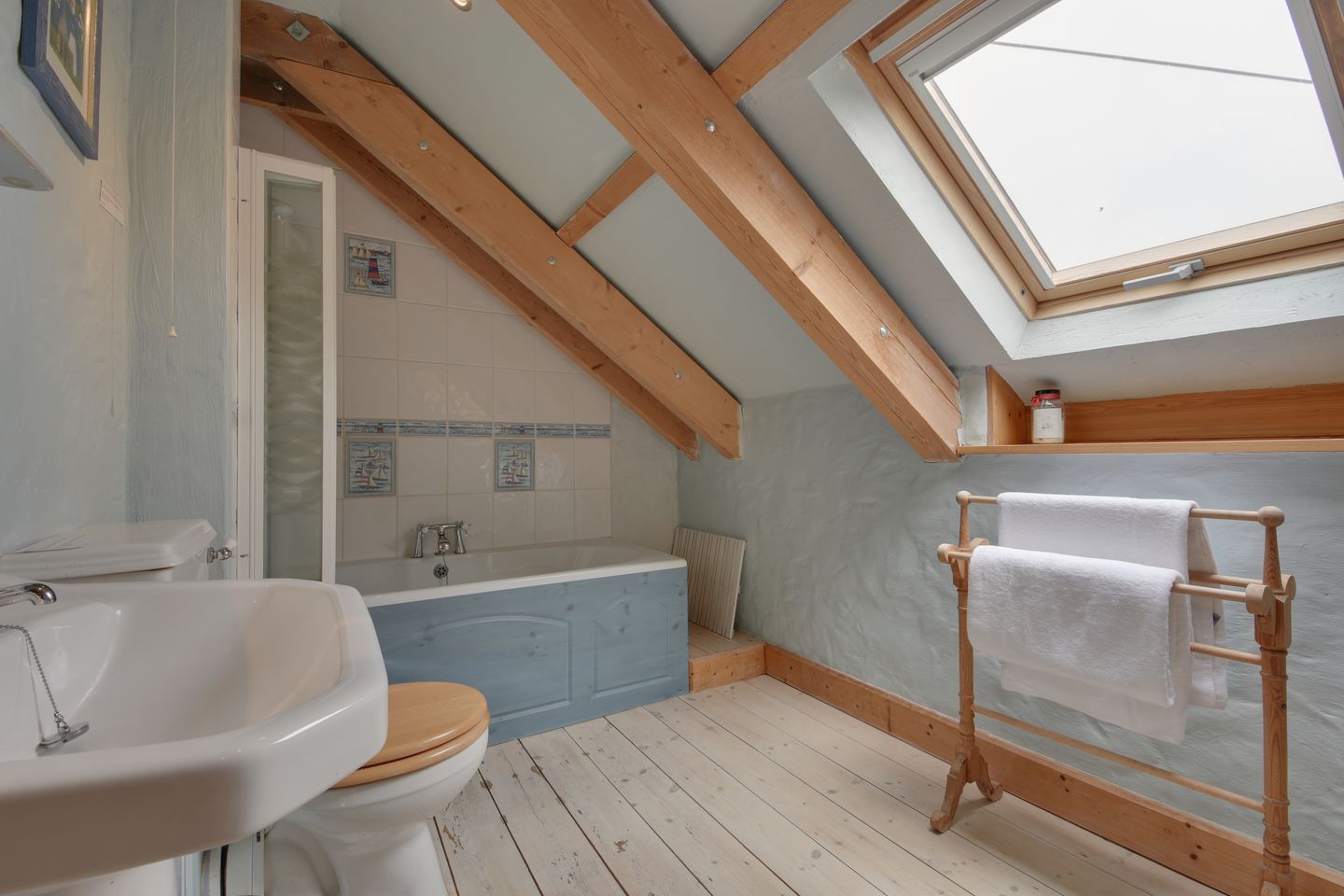 Barn Cottage Trelights Bathroom