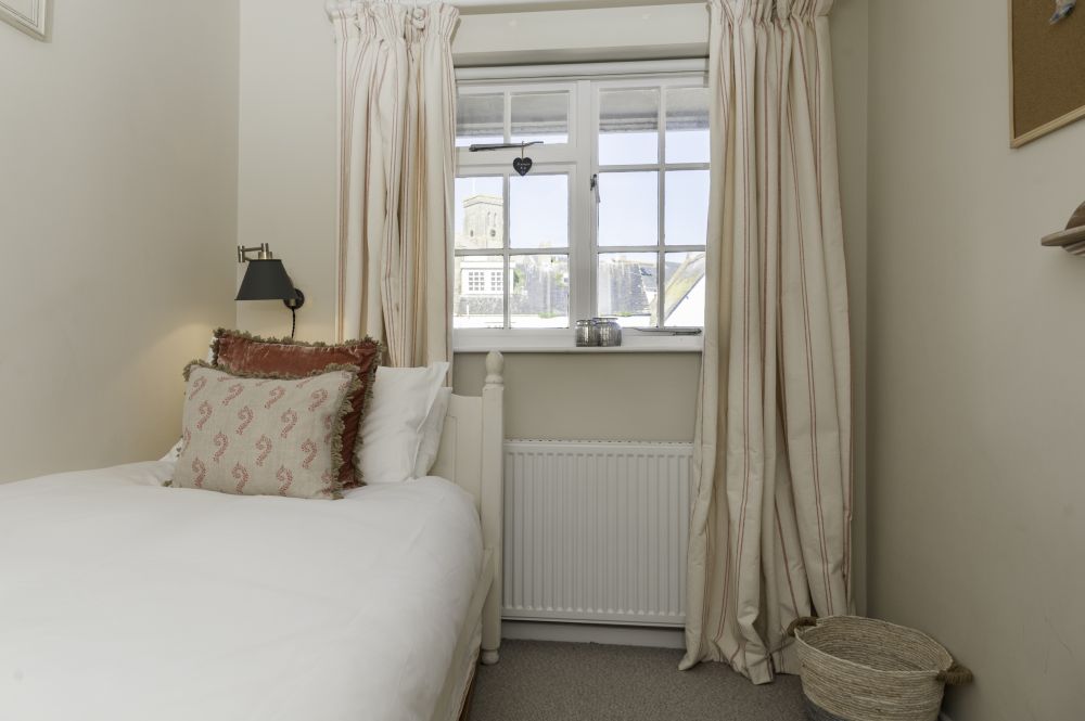 Bedroom32