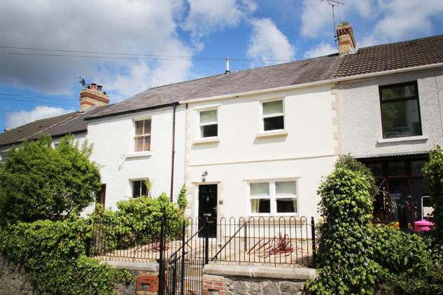 Holiday Cottage Reviews for Castle Road Cottage - Self Catering in Mumbles, West Glamorgan