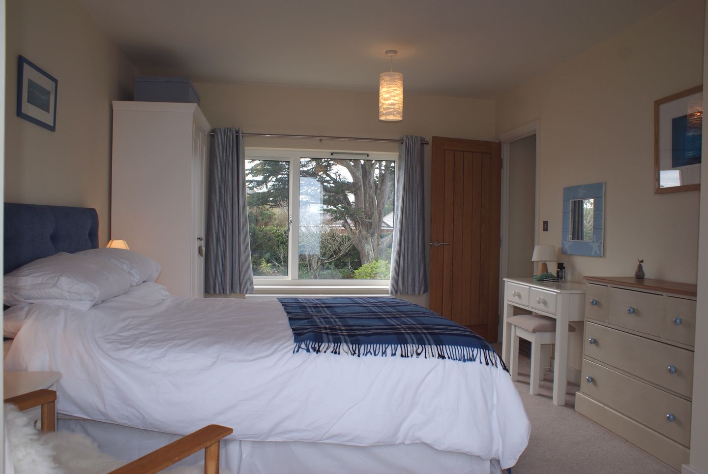 Castle View Port Isaac Double Bedroom Blue