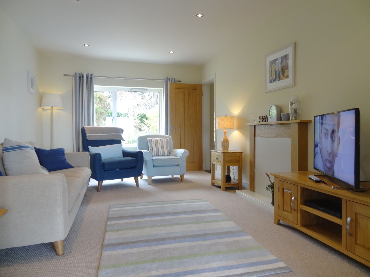 Castle View Port Isaac Living Room With Tv