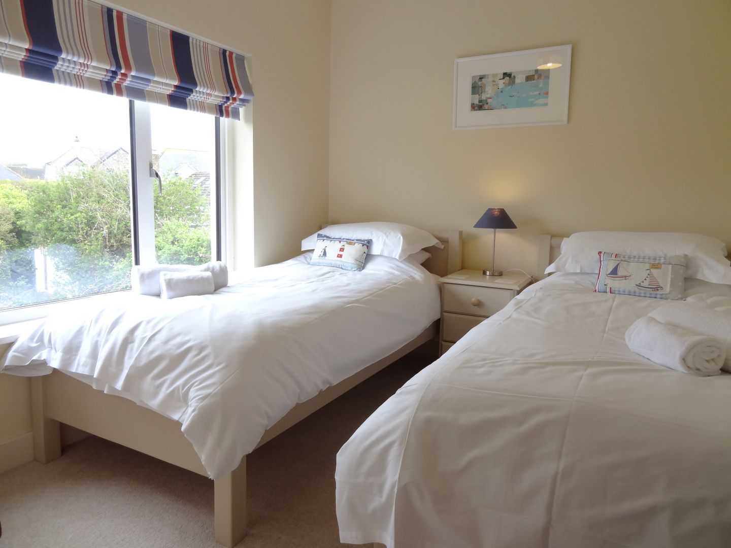 Castle View Port Isaac Twin Beds By Window