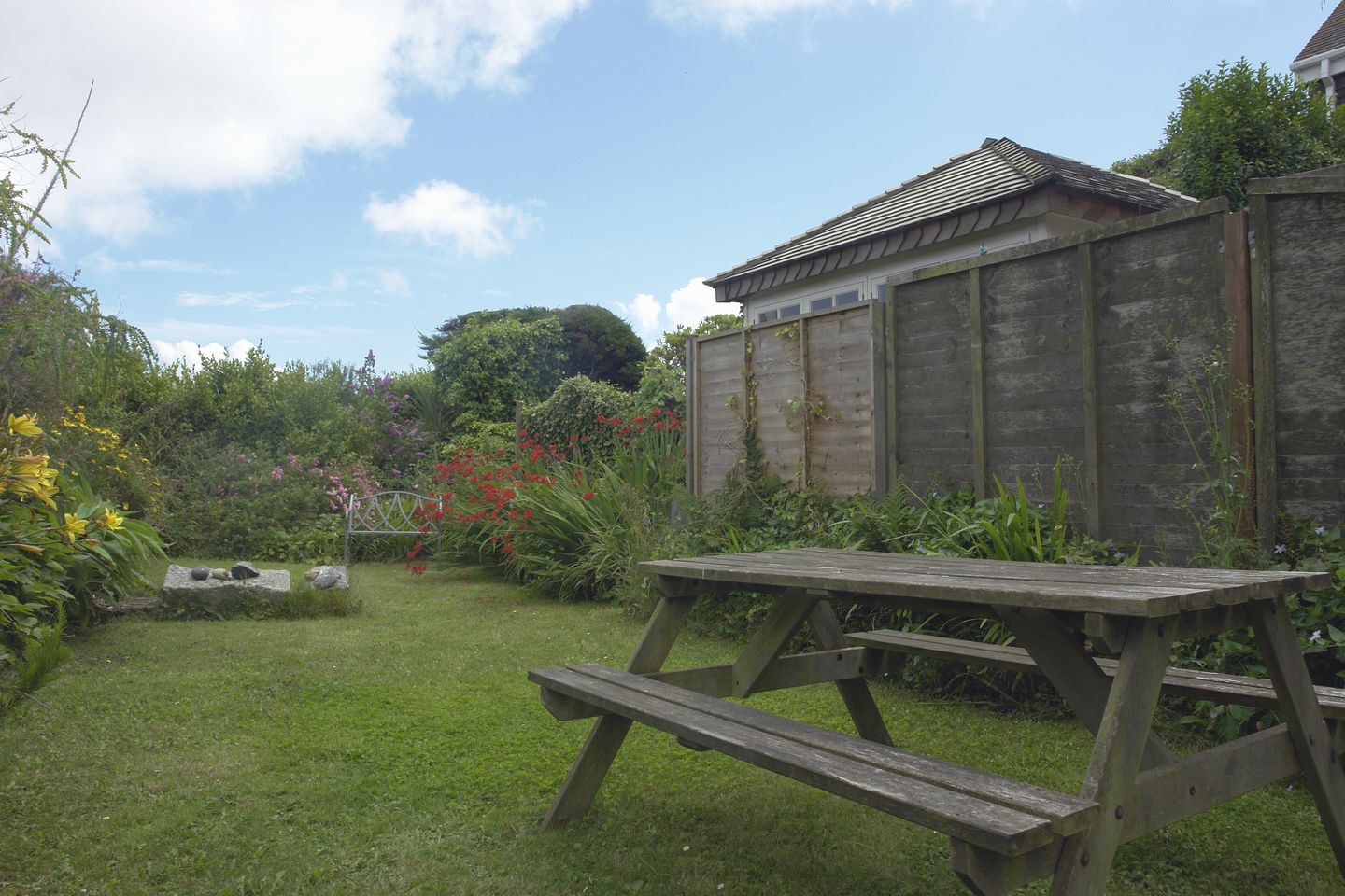 Clovelly Cottage Mousehole Picnic Bench In Garden