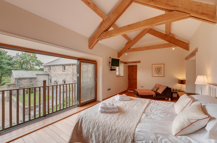 Coombe Farm Modbury Bedroomview