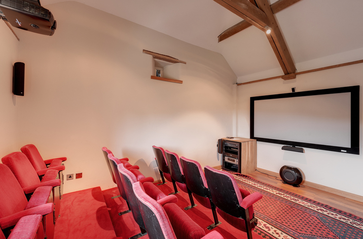 Coombe Farm Modbury Cinemaroom