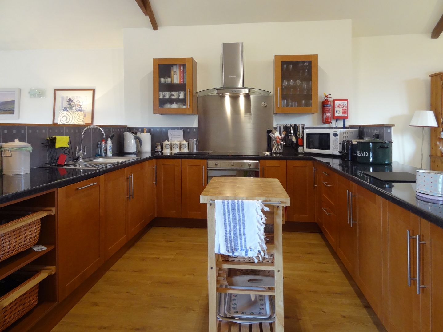 Crosscombe Barn Loddiswell Kitchen With Cooker