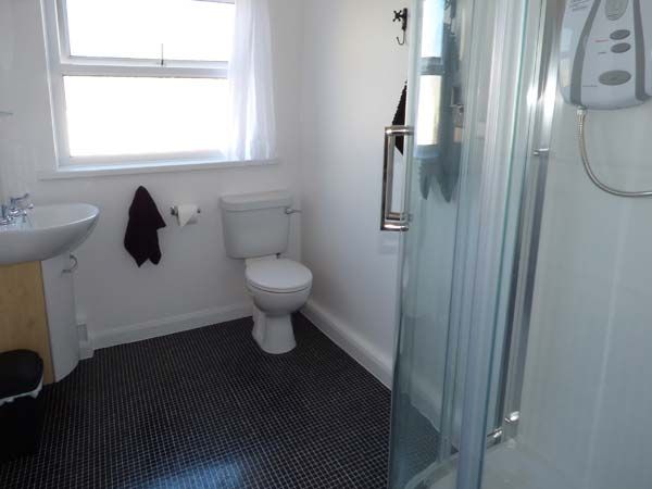 Dingarth Holiday Cottage In Tenby20
