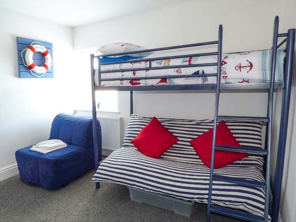 Dingarth Holiday Cottage In Tenby24