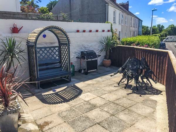 Dingarth Holiday Cottage In Tenby40