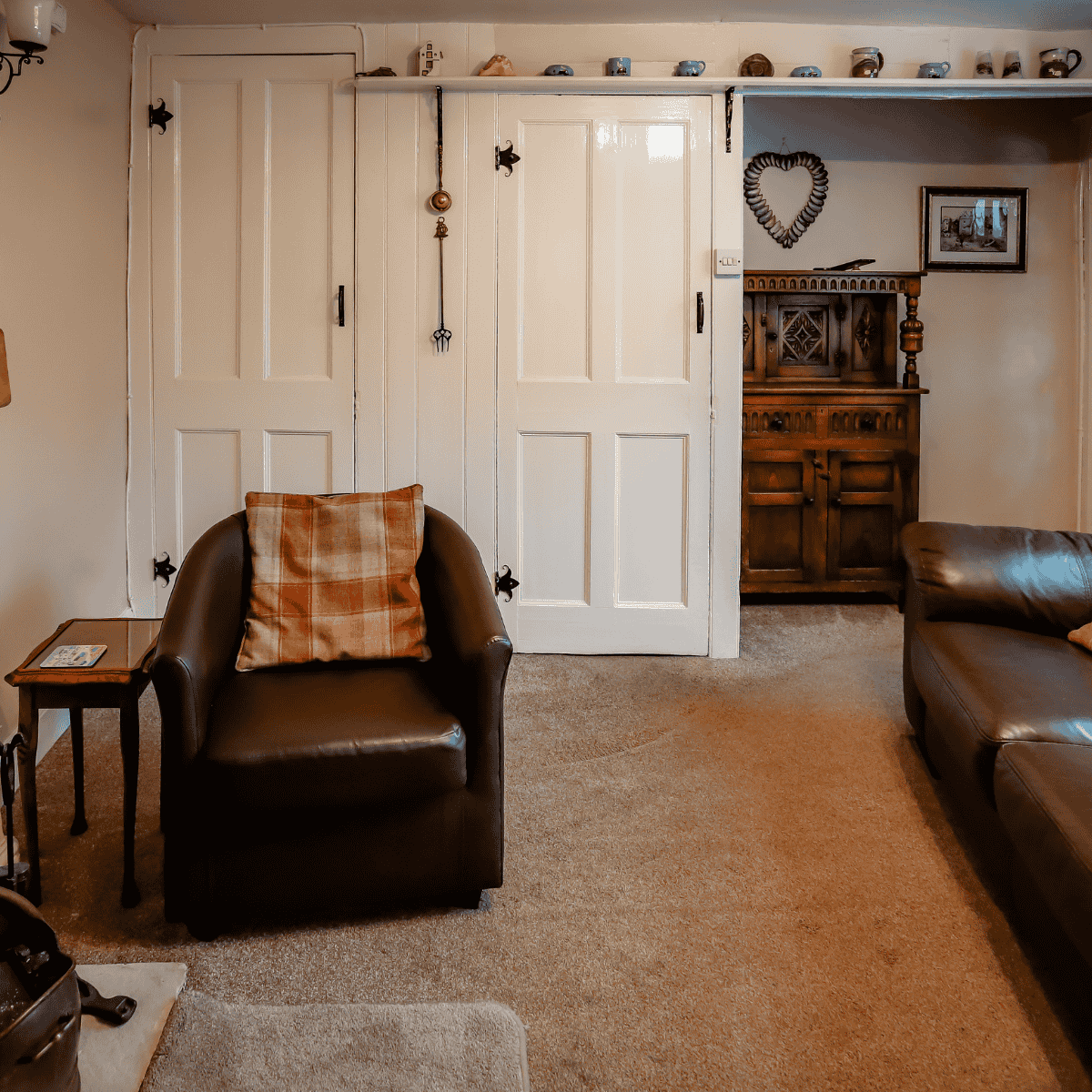 Dockcottagelounge1png