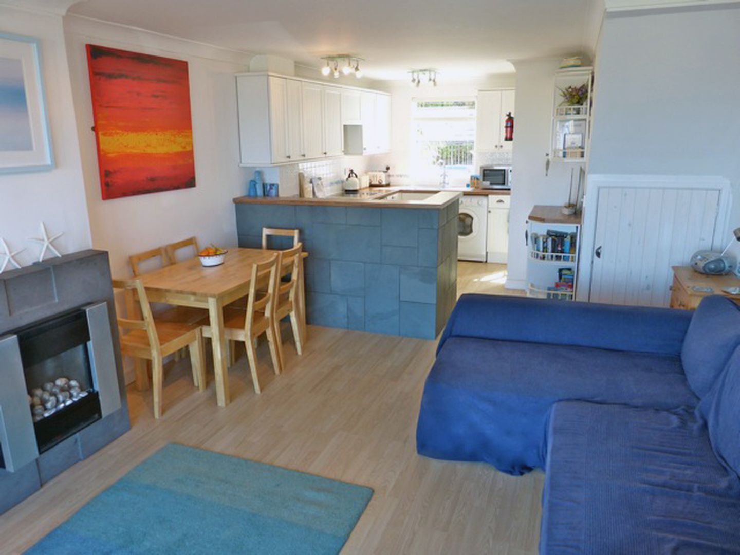 Dolphins St Ives Lounge To Kitchen