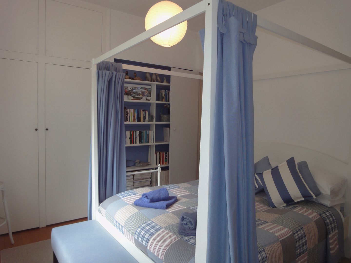Flat 2 Salcombe Four Poster Bed