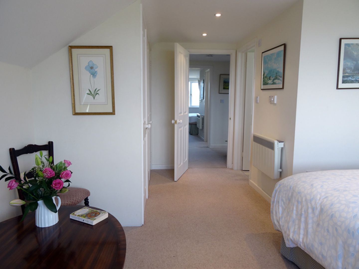 Halcyon Holiday Cottage Rosevine Bedroom To Hallway