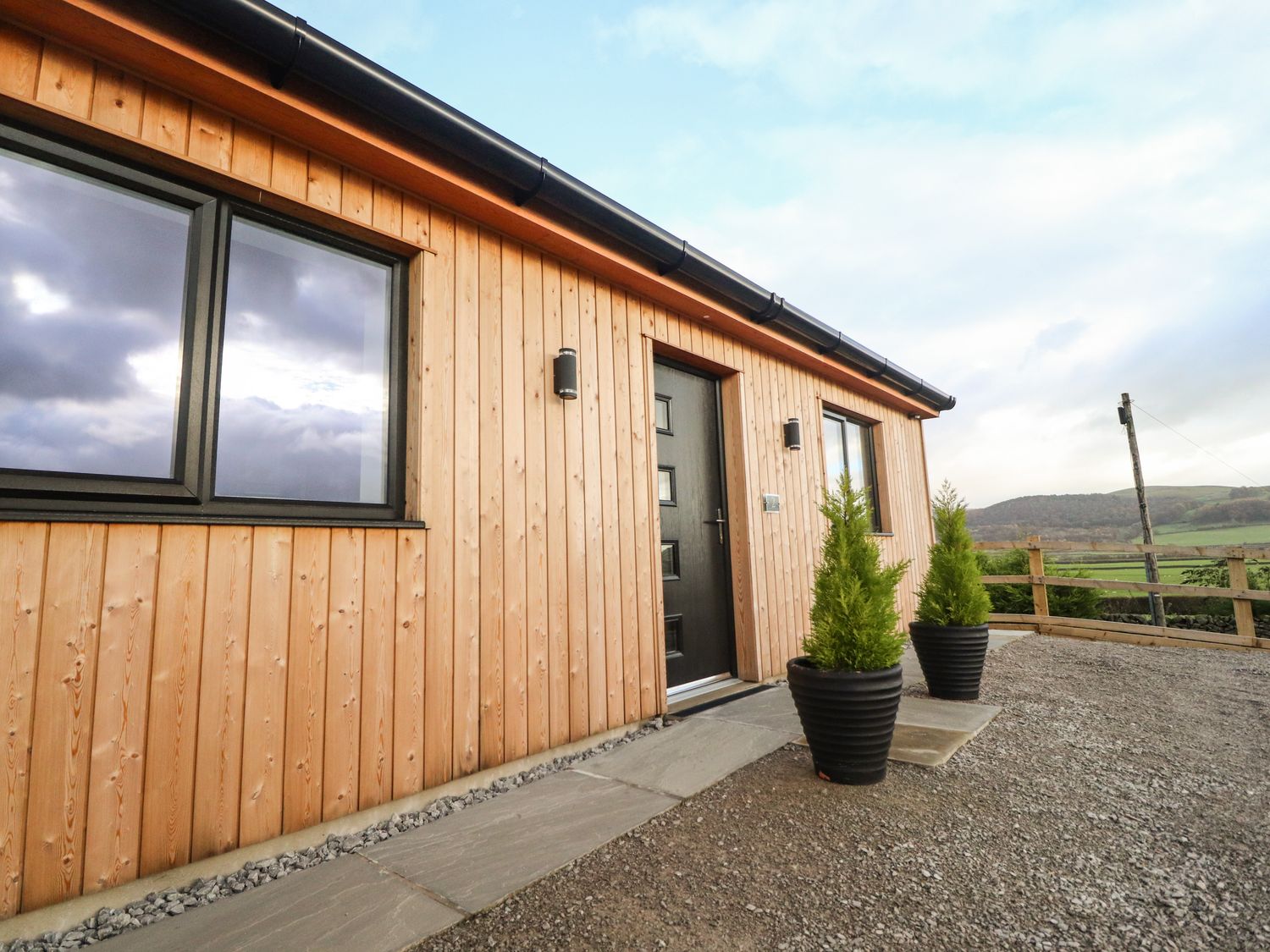 Holiday Cottage Reviews for Ingleborough Lodge - Holiday Cottage in Settle, North Yorkshire