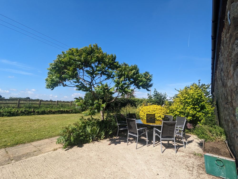 Kytelodgegardenfurniture1