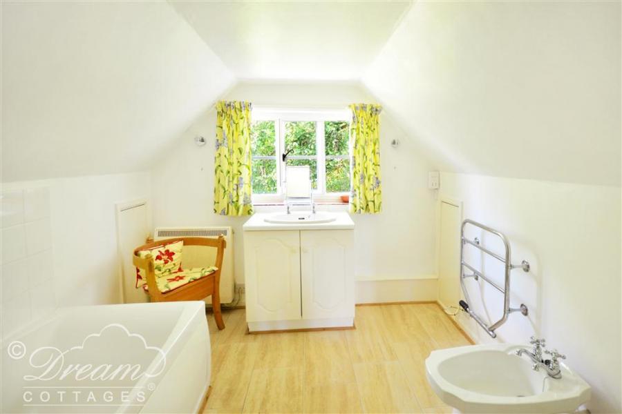 Little Berwick Cottage Burton Bradstock3