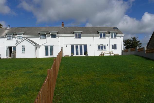 Holiday Cottage Reviews for Llanelen Farm - Self Catering in Gower, West Glamorgan