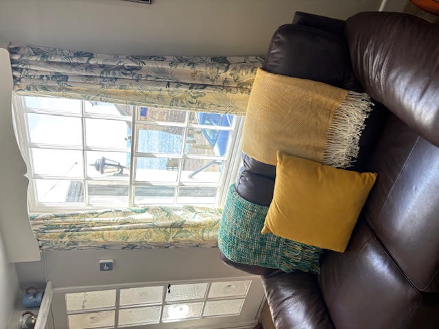 Loungedockcottagerhb1