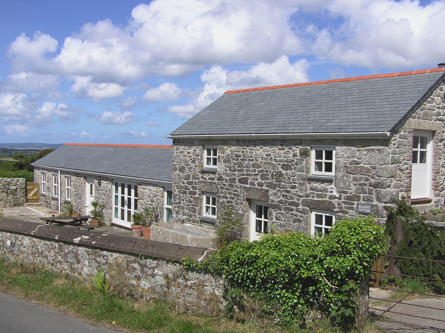 Holiday Cottage Reviews for Mazeys Cottage - Cottage Holiday in Germoe, Cornwall inc Scilly