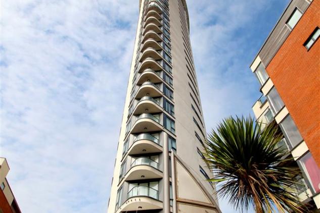 Holiday Cottage Reviews for Meridian Tower - Holiday Cottage in Swansea, West Glamorgan