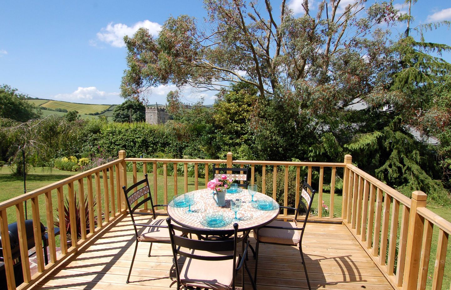 Moonrakers Holiday Cottage Ruan Lanihorne Decking Outside