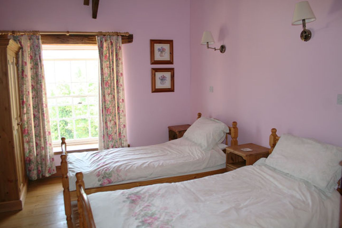 Oak Tree Halwell Twin Bedroom