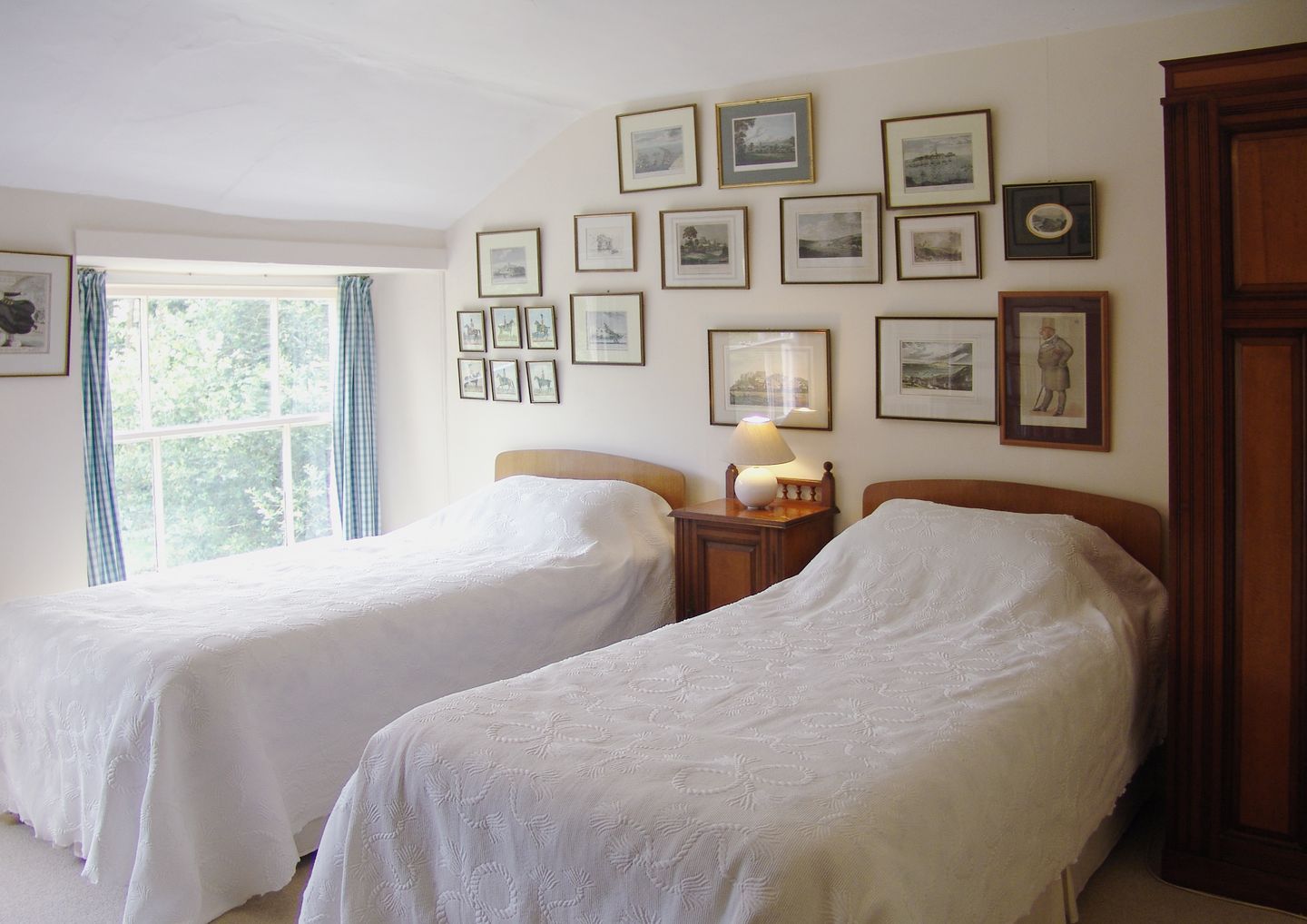 Polcreek Farmhouse Twin Bedroom