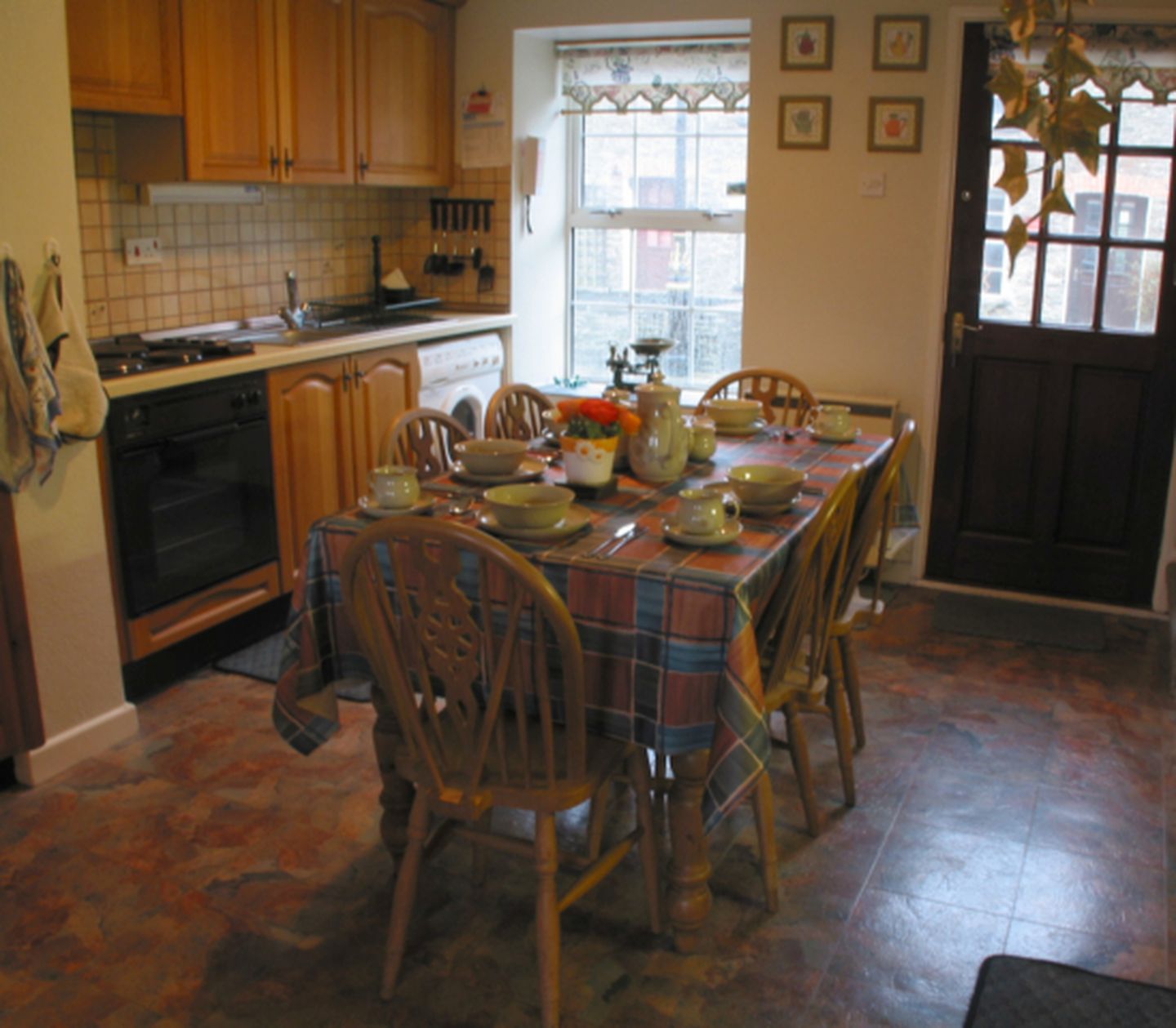 Primrose Cottage Edmonton Dining Area